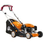 Rasaerba a Trazione Oleo-Mac G 48 TK Comfort Plus – Tagliaerba a Scoppio 139 cc Emak con Taglio 46 cm, Cesto 70 L e Regolazione Centralizzata