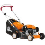 Rasaerba a Spinta Oleo-Mac G 48 PK Comfort Plus – Tagliaerba a Scoppio 139 cc con Taglio 46 cm, Cesto 70 L e Scocca in Acciaio